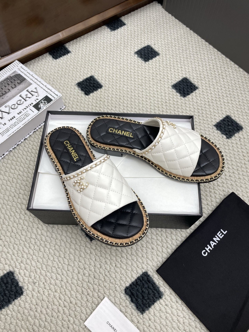 Ch**el slippers